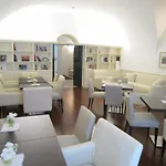 Hotel Accademia 4*