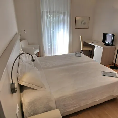 Accademia Hotel 4*