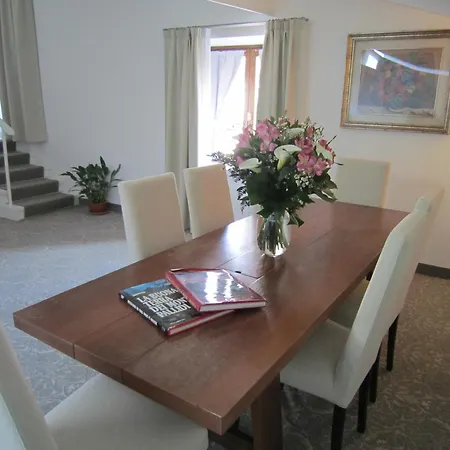 Hotel Accademia 4*