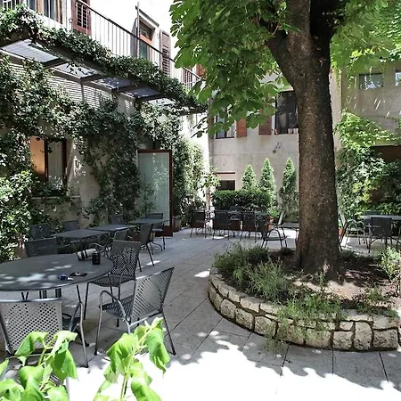 Accademia Hotell 4*