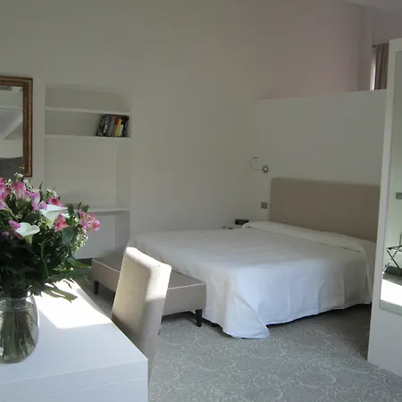 Accademia מלון 4*