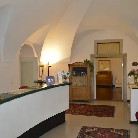 Accademia 4*