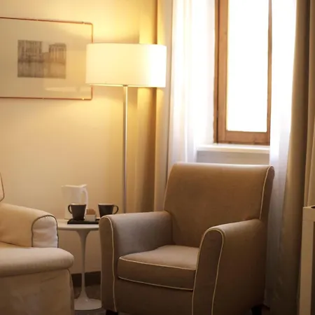 Hotel Accademia 4*