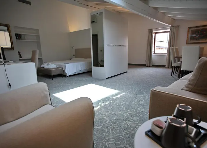 Accademia ترينتو