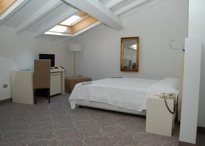 فندق Accademia 4*